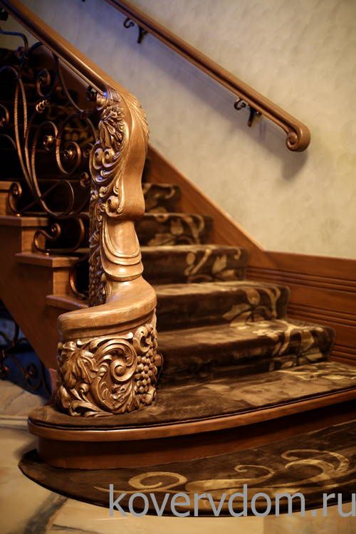 Ковровая дорожка ручной работы на лестницу